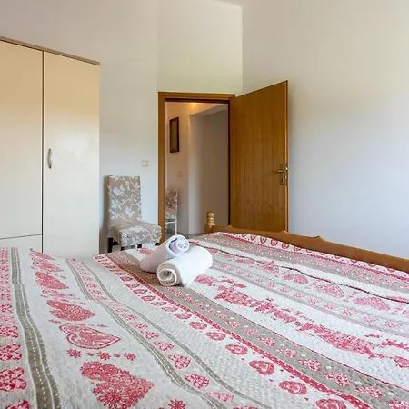 Lino شقة لوبار